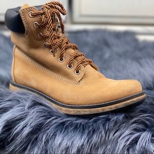 STEVE MADDEN, TIMBERLAND STYLE BOOT, sz 7.5